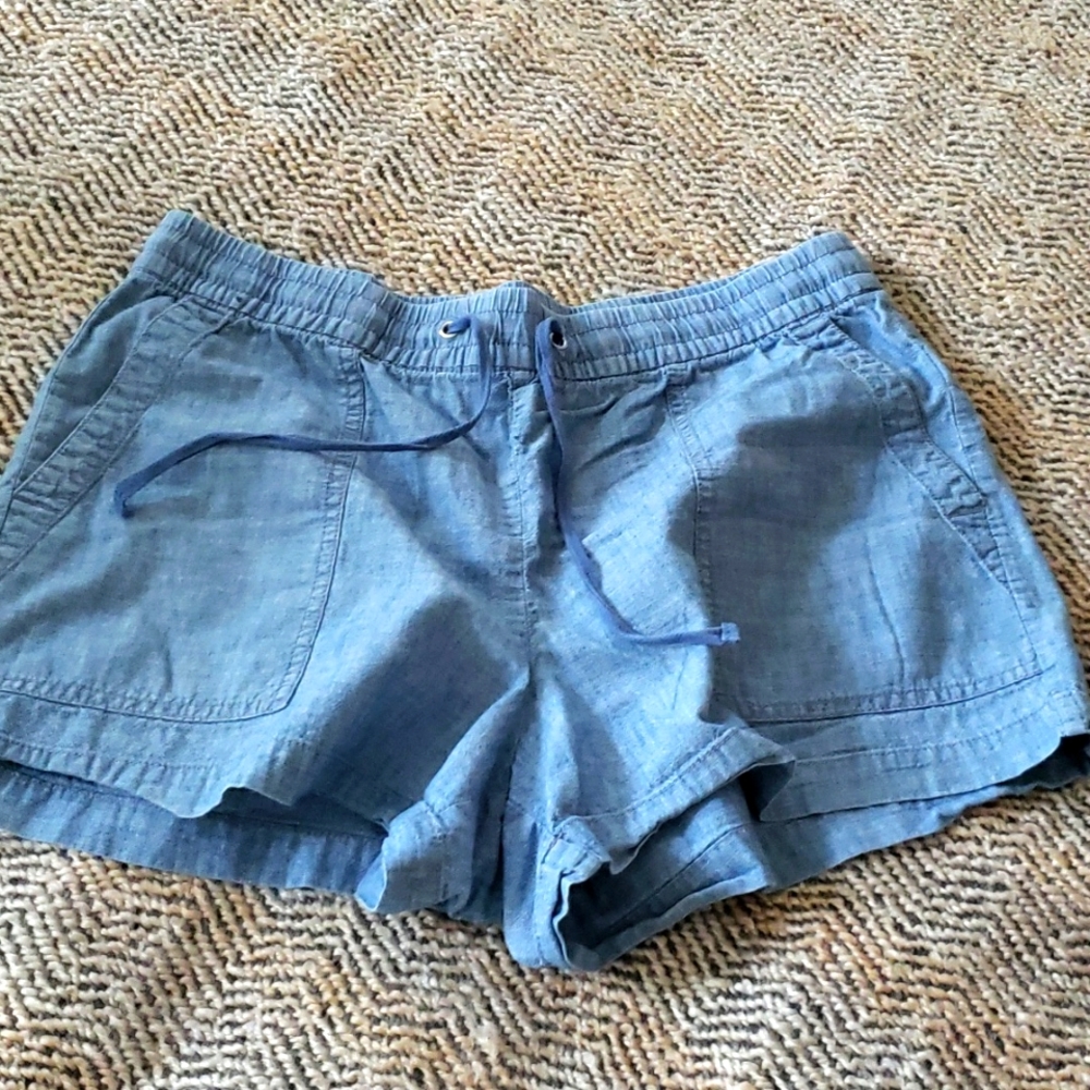 GAP shorts